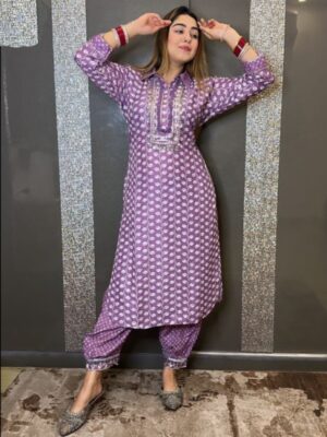 50 Long Kurti Designs for You to be the TRENDSETTER! - LooksGud.com | Long  kurti designs, Kurti designs, Fashion