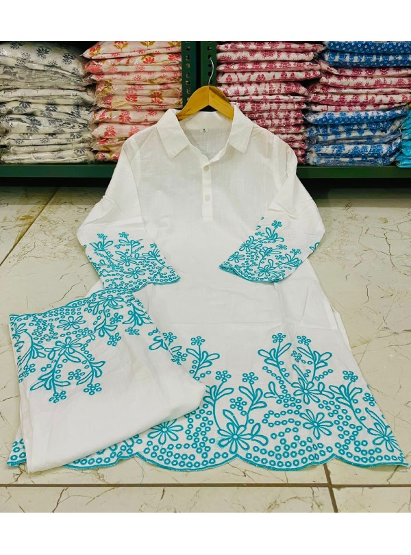 Trendy Blue And White Floral Dress - Image 2