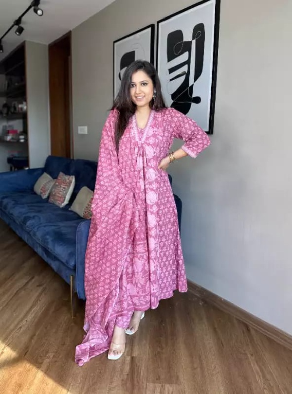Floral Motif Cotton Salwar Suit - Image 2