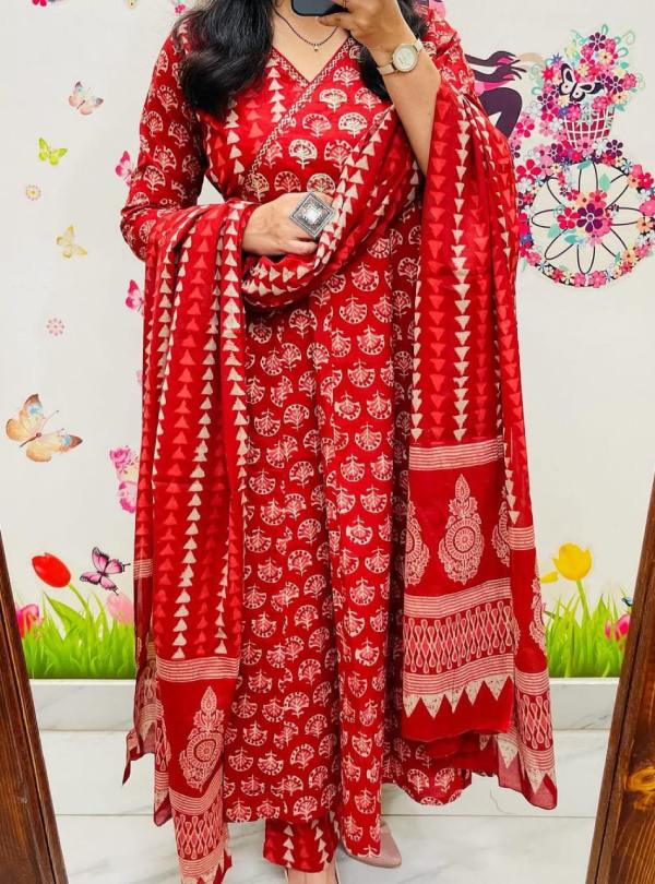 Beautiful Red Neck Design Suit - Image 5