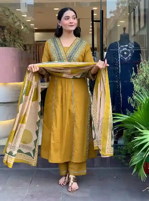 Embroidered kurta set