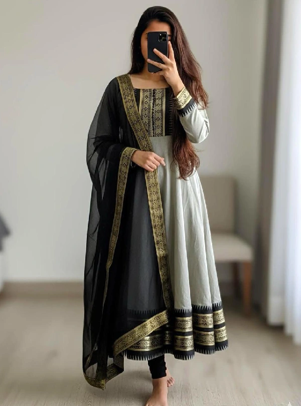 Elegant silk cotton Kurti with zari Kanchi border